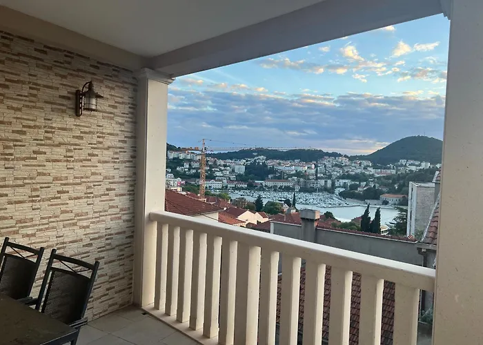 Apartment Violeta 1 With Private Terrace
