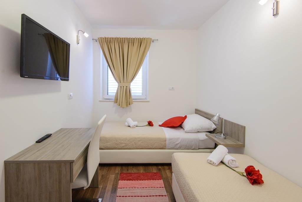 Violeta 1 With Private Terrace Apartmán *